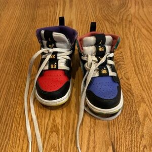 Air Jordan - Jordan 1 Mid Sneaker (Toddler 10C)